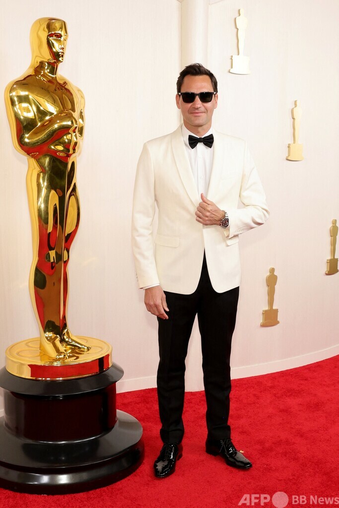 フェデラー氏がアカデミー賞出席 ミルカさんとレッドカーペット登場