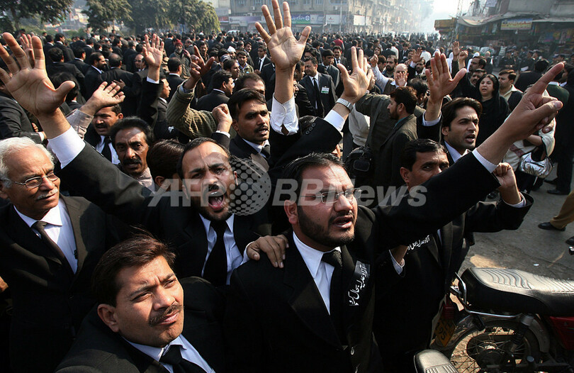 パキスタン、ブット元首相暗殺事件を検証