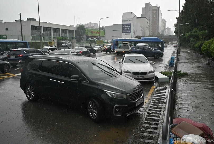 記録的な大雨で7人死亡 韓国首都圏