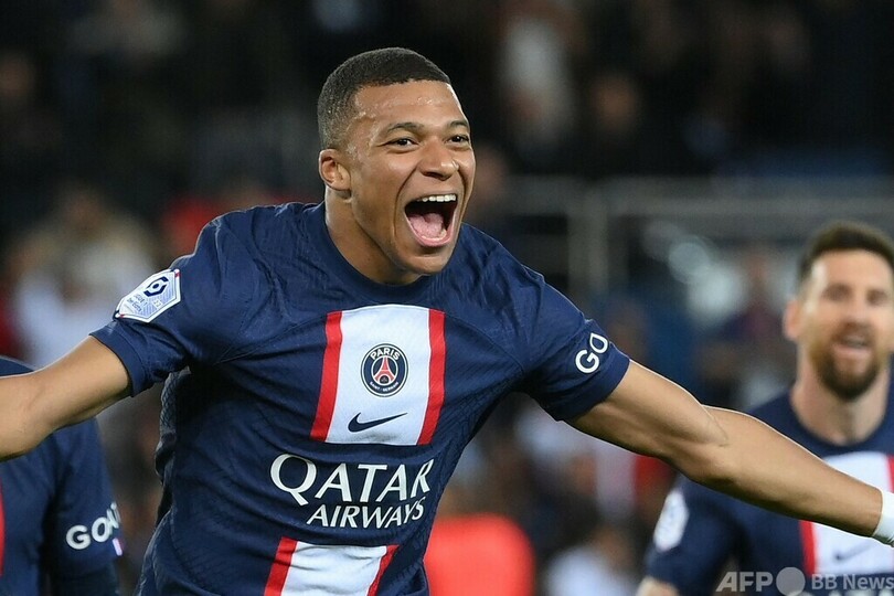 PSGがエムバペの決勝点で勝利 メッシは移籍後初のFK弾