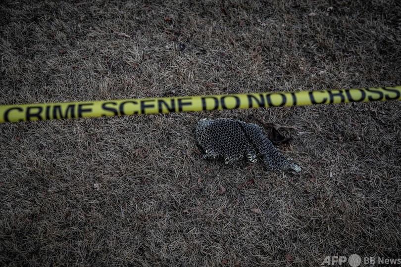米旅客機でエンジントラブル、住宅地に巨大部品落下