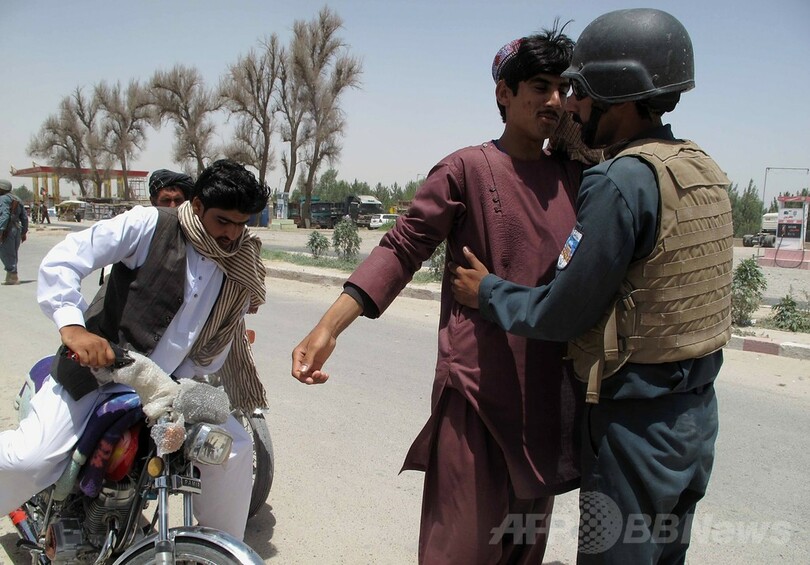 米軍撤退のアフガン南部地域、戦闘員800人動員でタリバン攻勢