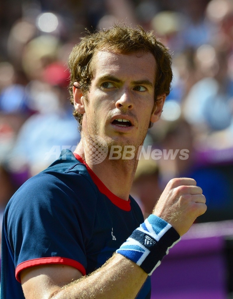 マレーがフェデラーを破り男子シングルスの金メダル獲得