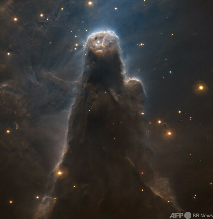 いっかくじゅう座に輝く「コーン星雲」 ESOが画像公開