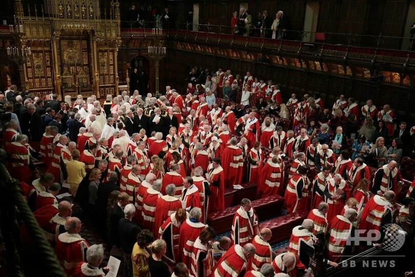 英政府「EU離脱が最優先」 エリザベス女王が施政方針読み上げ