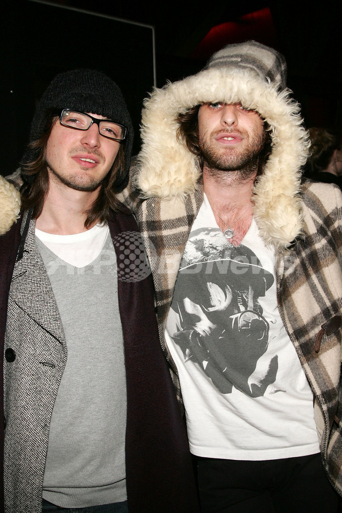 アシュリー・シンプソン、ナイロン・マガジン主催のカラオケイベントに登場