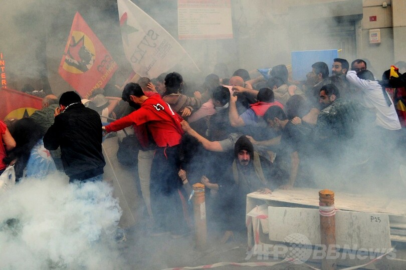 トルコ炭鉱爆発、死者274人に 警察はデモ隊に催涙ガス