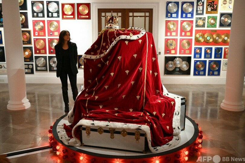 F・マーキュリーさんゆかりの品約60点、総額22億円超で落札