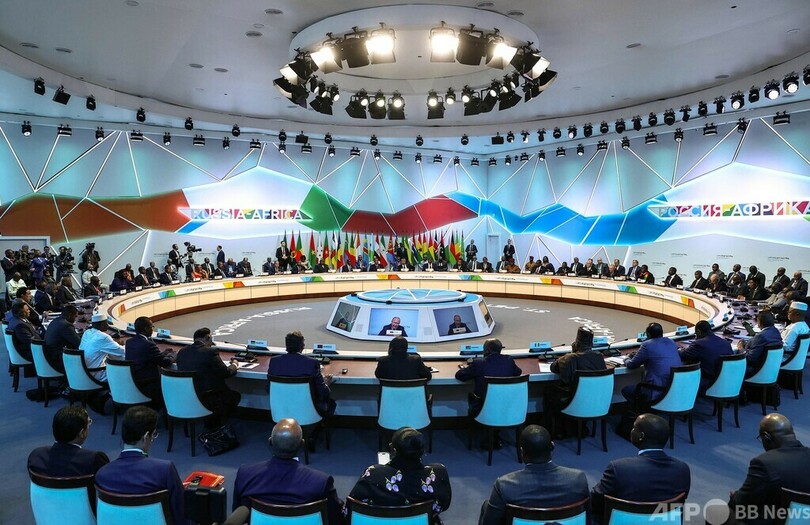 アフリカ首脳、紛争終結案提示 プーチン氏「慎重に検討」