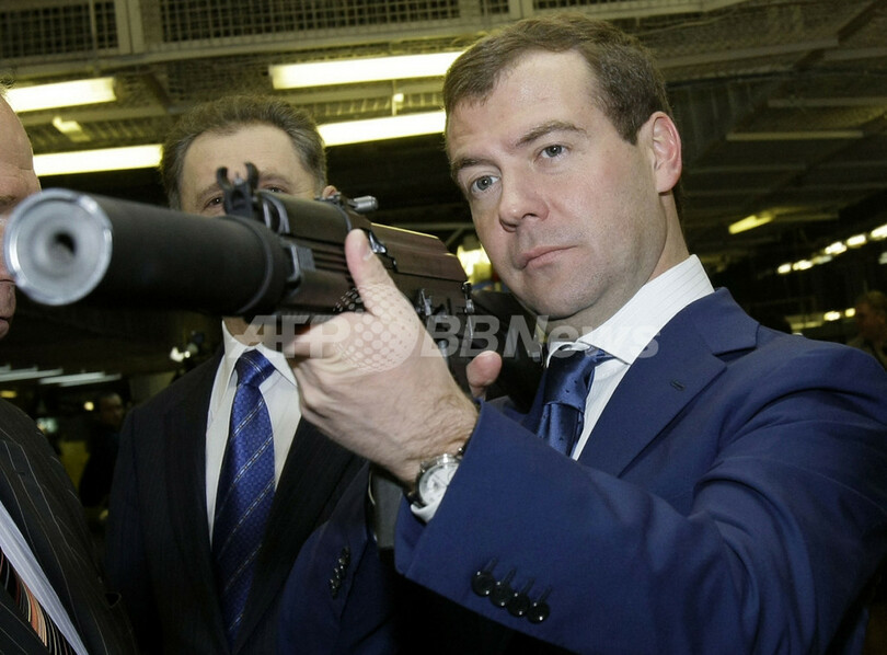 露大統領選、メドベージェフ氏が各地で選挙戦を有利に展開