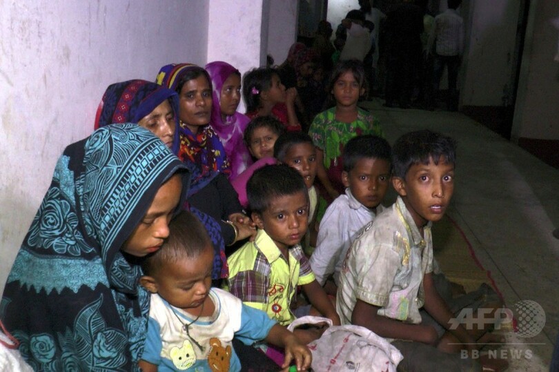 大型サイクロン「モラ」直撃、30万人以上が避難 バングラデシュ