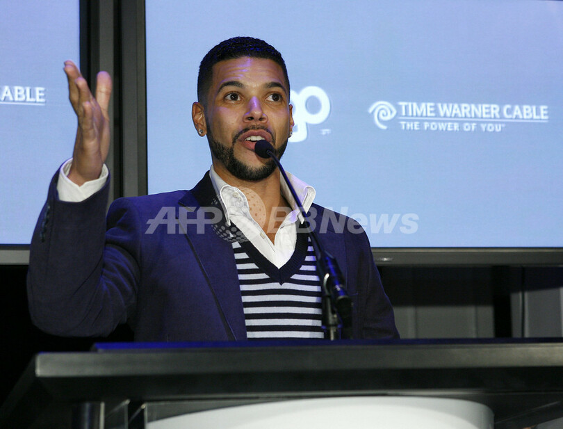 LGBT対象のTV局 ロゴの放送開始記念パーティー開催 - 米国