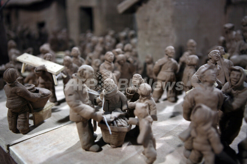 中国西安でミニチュア人形展
