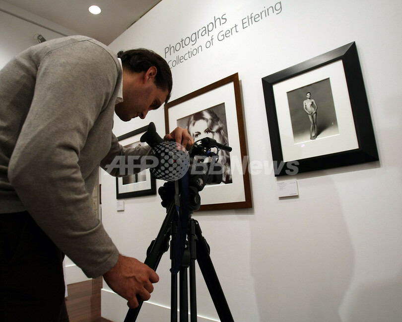 米競売会社、ブルーニさんのヌード写真を公開