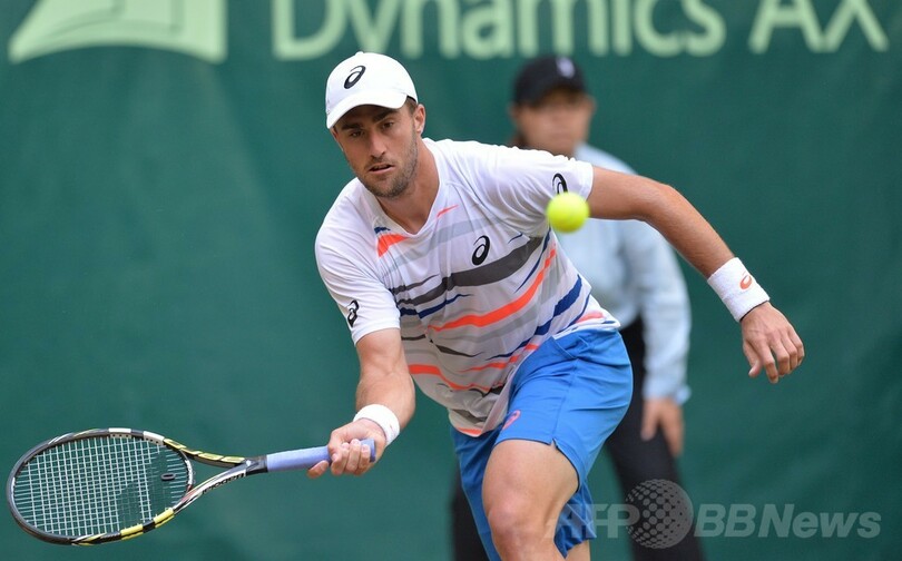 錦織が4強、準決勝ではフェデラーと対戦 ゲリー・ウェバー・オープン