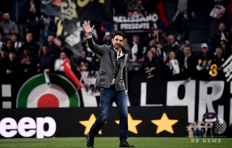 ホーム最終戦のユベントス、ファンが指揮官とバルツァッリに別れ