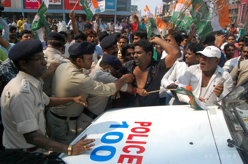 13人死亡の集団避妊手術、医師を拘束 インド