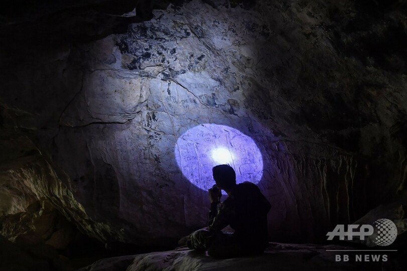 古代の壁画を求め洞窟探検！ タイの「ケイブレーダー」