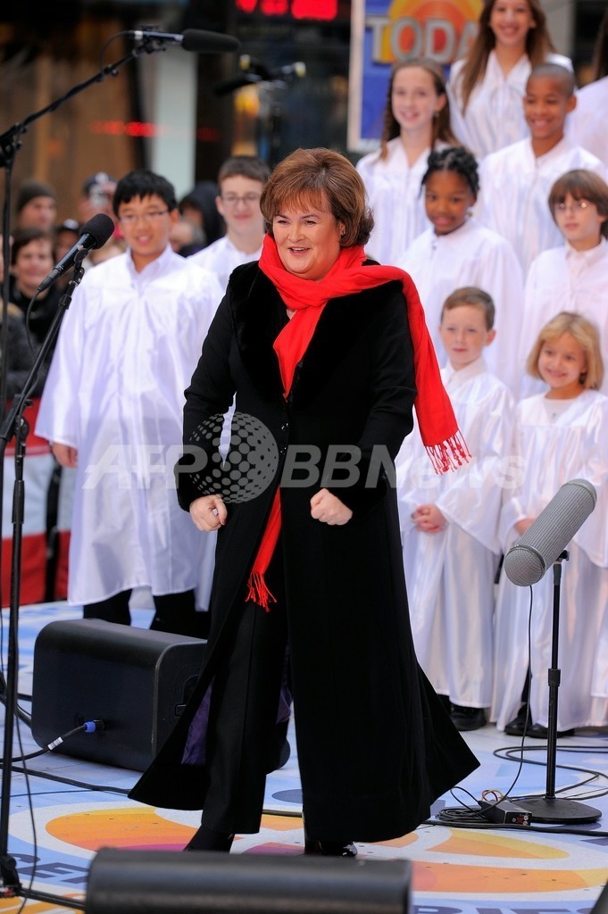 スーザン・ボイル、ロックフェラー・センターで熱唱