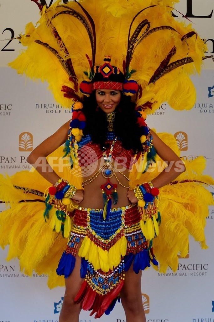 バリでミス・ワールド開幕、会場外では厳戒態勢続く