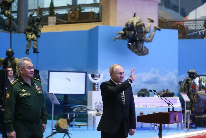 ロシア大統領、欧米に軍事的措置を警告 ウクライナ情勢で