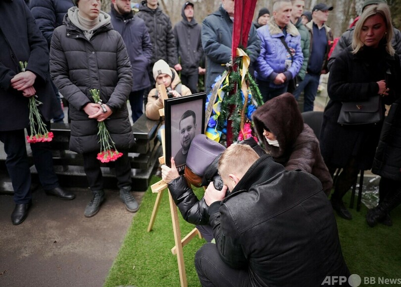 ウクライナ集合住宅攻撃、捜索打ち切り 死者45人不明20人