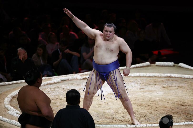 安青錦、ウクライナ出身で初優勝 ロシア侵攻後に来日