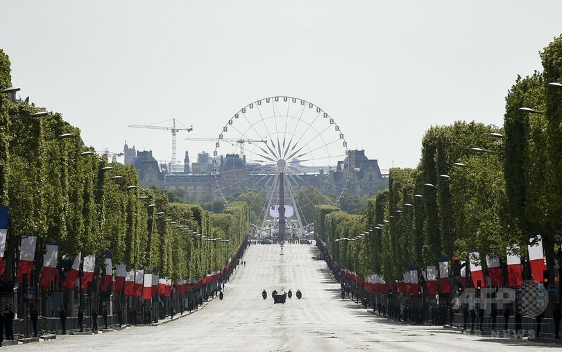 仏シャンゼリゼ通り、歩行者天国に 大気汚染対策で