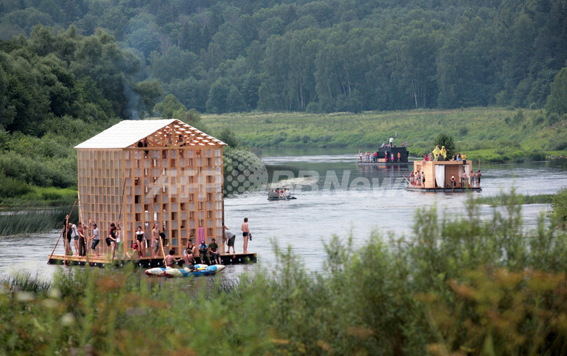 ロシア建築家ら、新「ノアの箱舟」でどんぶらこ