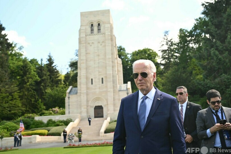 バイデン氏、仏で米戦没者墓地を訪問 前任トランプ氏との違い示す