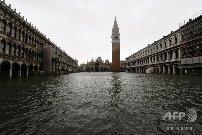 イタリア全土で暴風雨被害、少なくとも5人死亡 ベネチアで広場冠水
