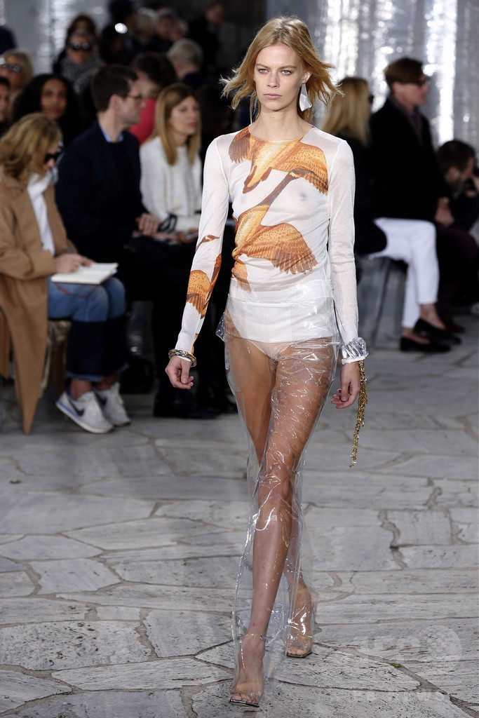 「ロエベ」16年春夏コレクション