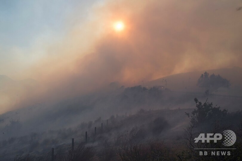 ロナルド・レーガン大統領図書館近くで新たな山火事、急速に延焼 米加州