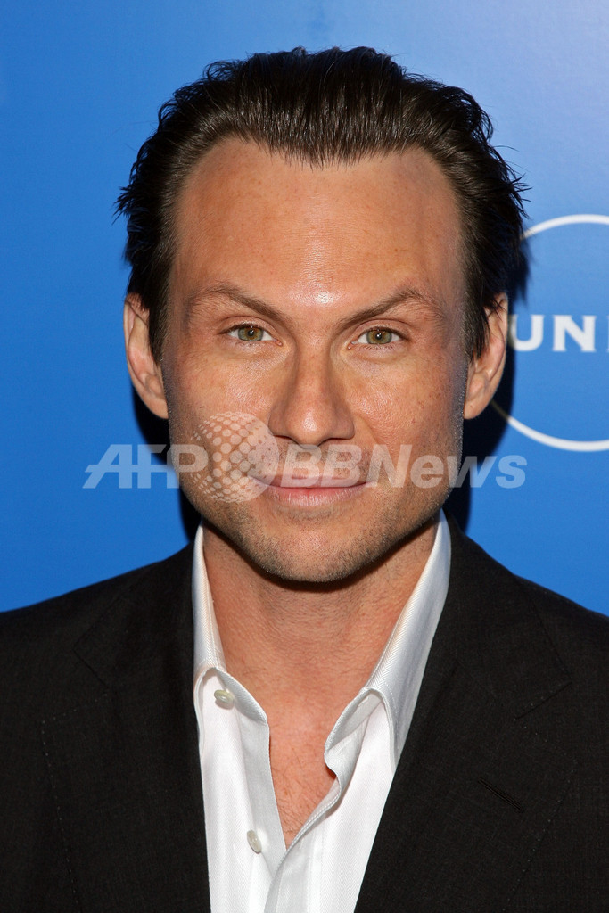 NBCのイベント「NBC Universal Experience」に俳優マシ・オカ登場