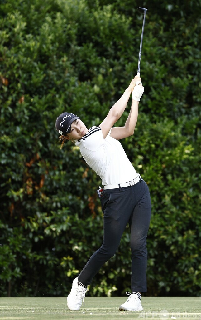 張替美那が首位発進、2位に1打差 全米女子OP