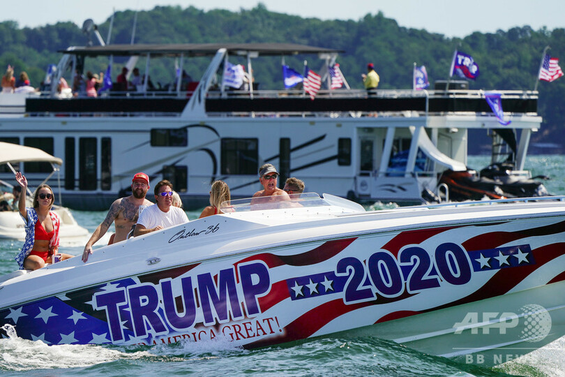 黒ずくめの男たちが暗躍？ 「陰謀論全開モード」に突入したトランプ大統領