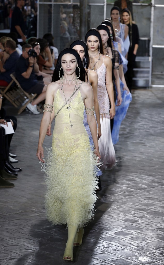 「ジバンシィ」16年春夏メンズ