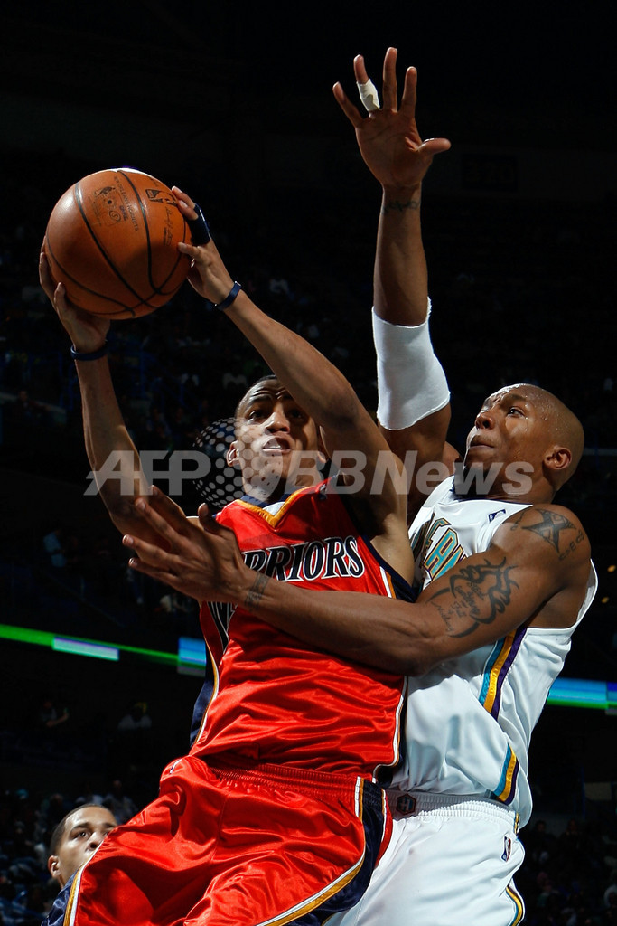 ウォリアーズ ホーネッツの連勝を9で止める