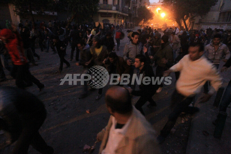エジプト軍政批判デモで衝突、2人死亡 デモ各地に拡大