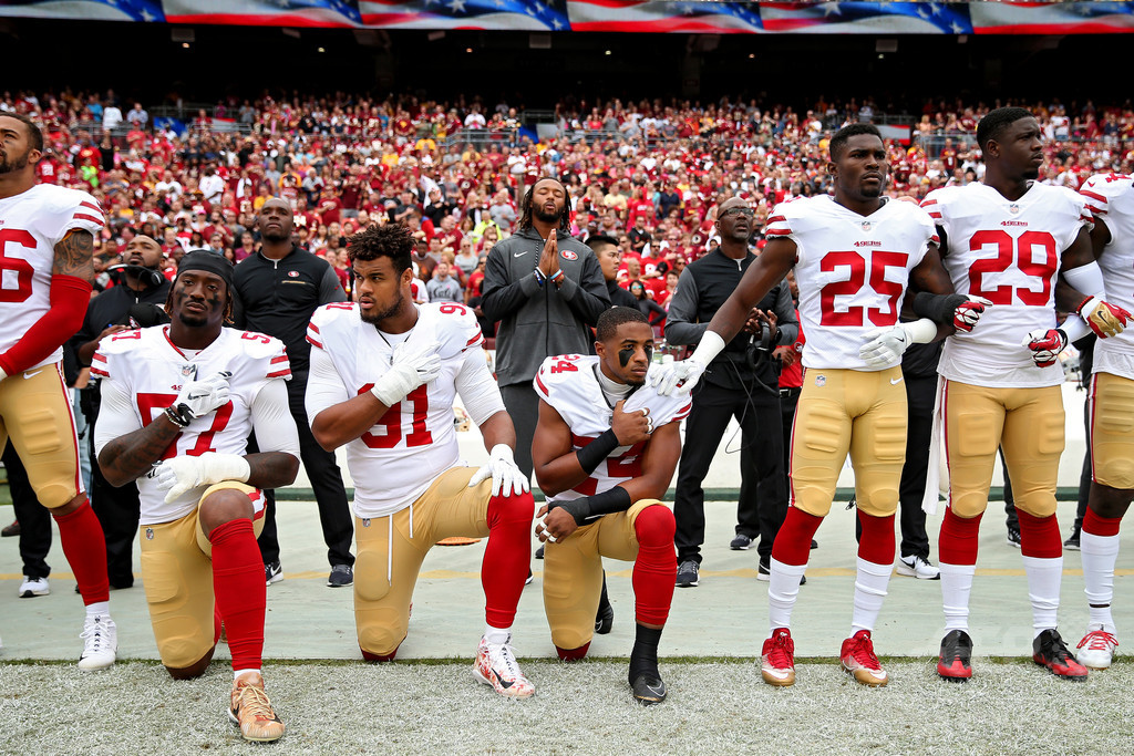 国歌問題続くNFL、主要スポンサーから批判「痛手を受けている」 国歌問題続くNFL、主要スポンサーから批判「痛手を受けている」
