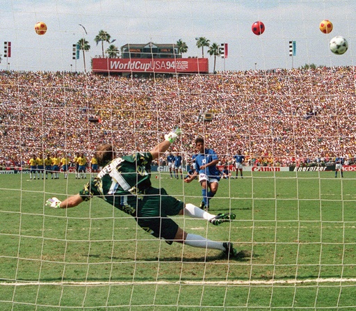 ロマーリオがブラジルを優勝に導く―1994年W杯米国大会 写真2枚 国際