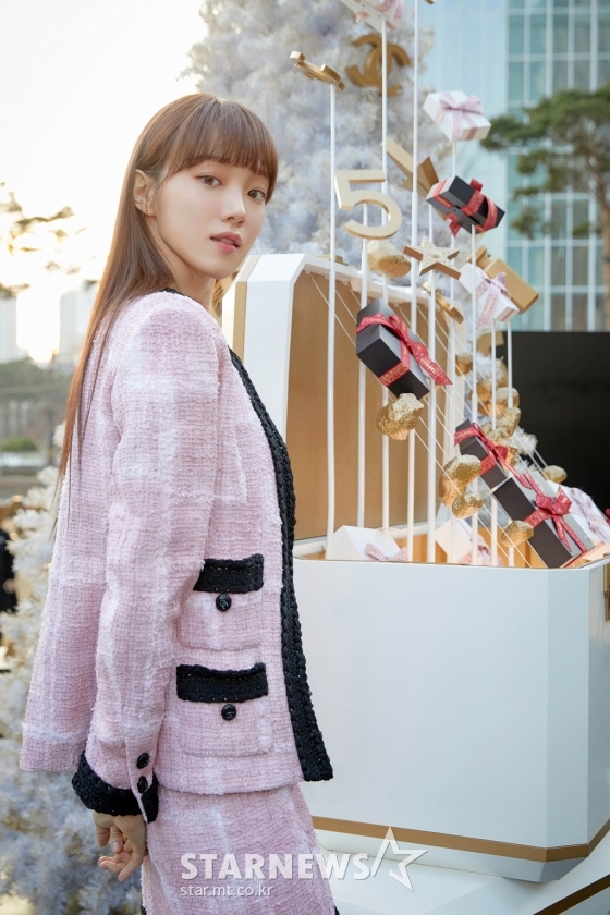 ☆フォト] イ·ソンギョン、魅力的な美貌 – KOREA WAVE 写真枚 国際