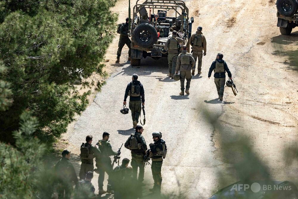 キリスト像を大ハンマーで叩く兵士の画像 イスラエルが自国兵と認める