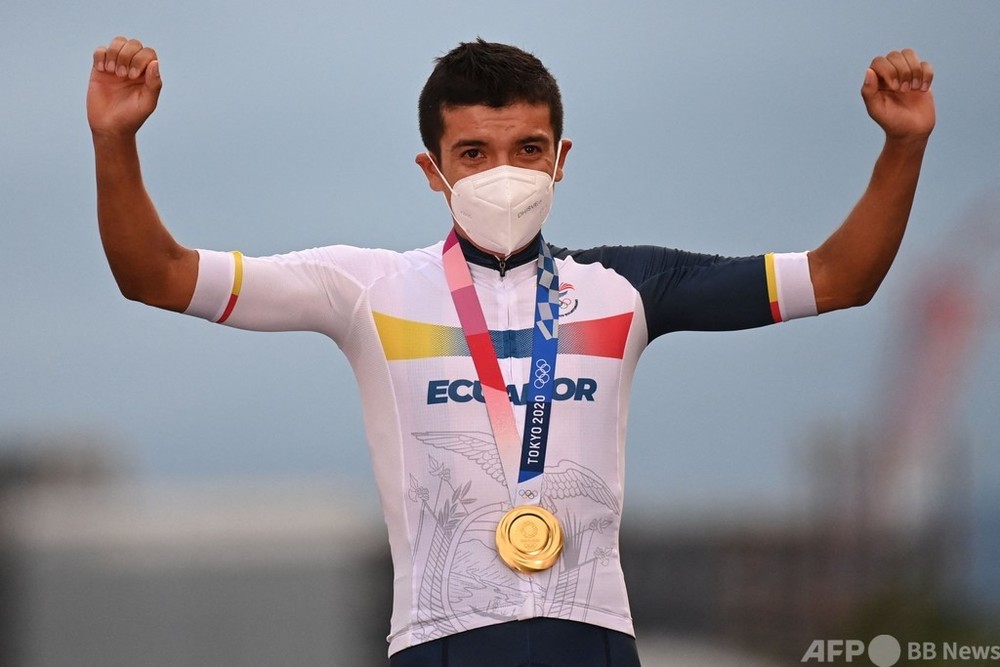 カラパスが自転車ロードレース金メダル ポガチャル銅 五輪 写真10枚 