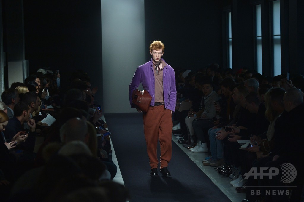 コーデュロイ素材で快適さを追求、「ボッテガ・ヴェネタ」15/16年秋冬メンズ