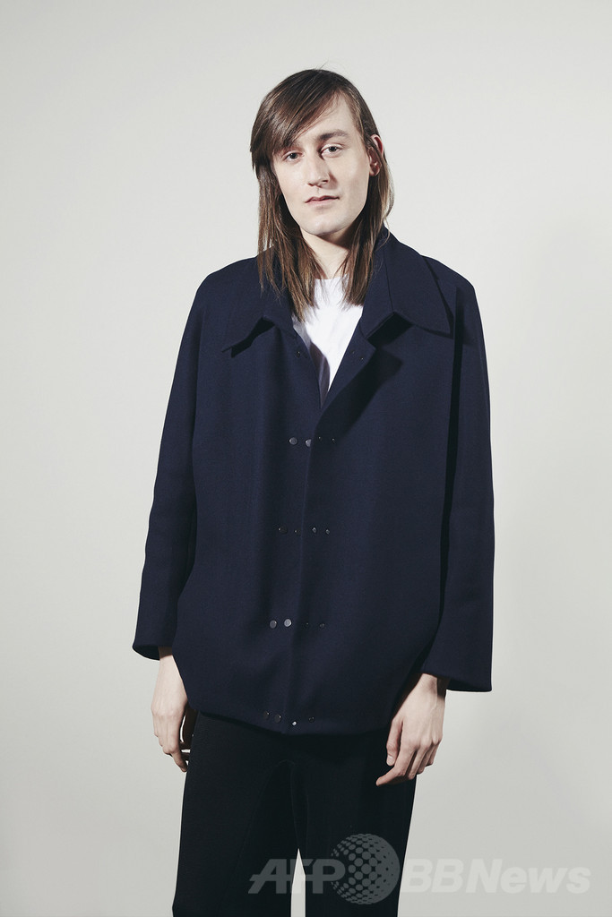 第一回「LVMH賞」、グランプリはカナダ出身のトーマス・テイトが受賞