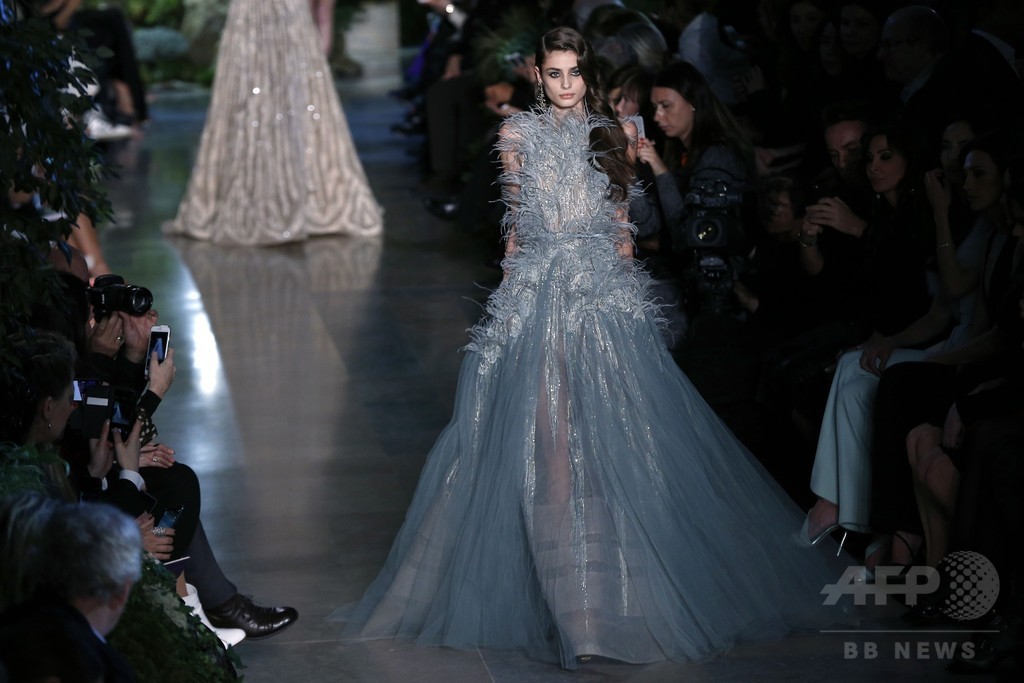 故郷ベイルートに捧げるコレクション、「エリー・サーブ」15年春夏オートクチュール