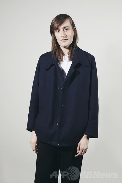 第一回「LVMH賞」、グランプリはカナダ出身のトーマス・テイトが受賞
