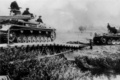 川を越え、ポーランド領内に侵攻するドイツ軍の戦車（1939年9月6日撮影、資料写真）。(c)AFP