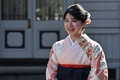 大学の卒業式に臨まれる天皇皇后両陛下の長女愛子さま。東京・目白の学習院大学で（2024年3月20日撮影）。(c)Richard A. Brooks / POOL / AFP)